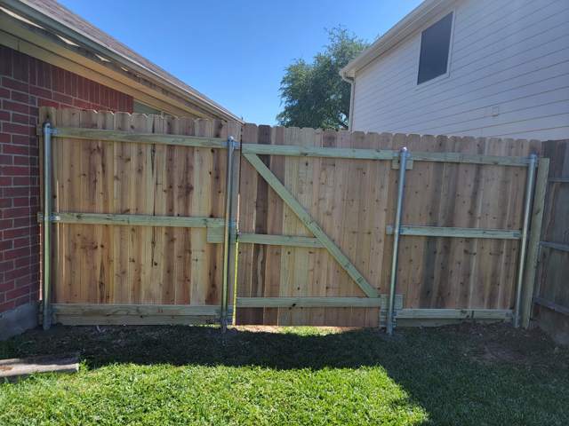 New wood fence