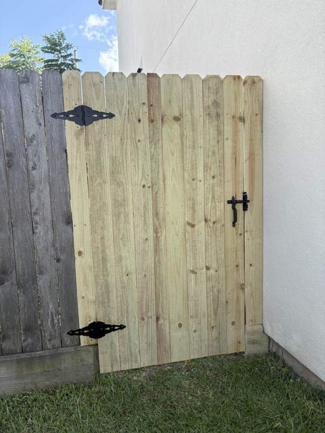 Wood gate built by Edel Contracting