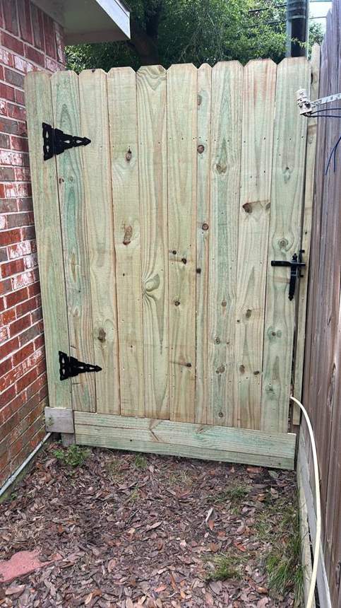 Wood gate built by Edel Contracting