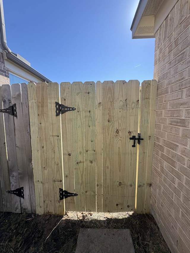 Wood gate built by Edel Contracting
